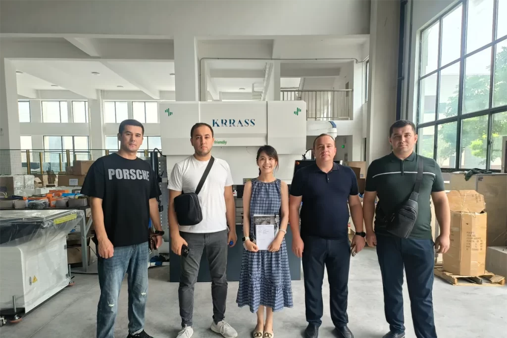 乌兹别克斯坦伙伴参观克劳斯工厂,折弯机尽显卓越品质