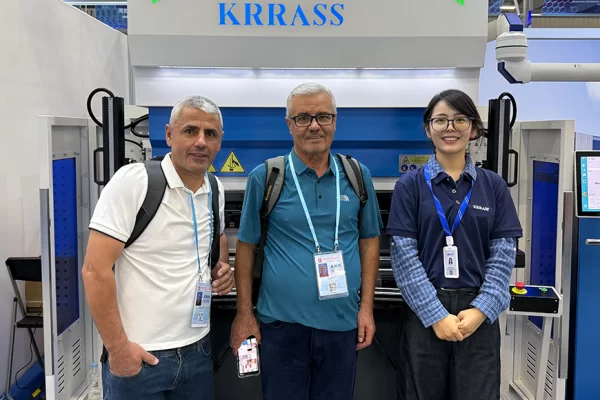 纯电折弯机的优势